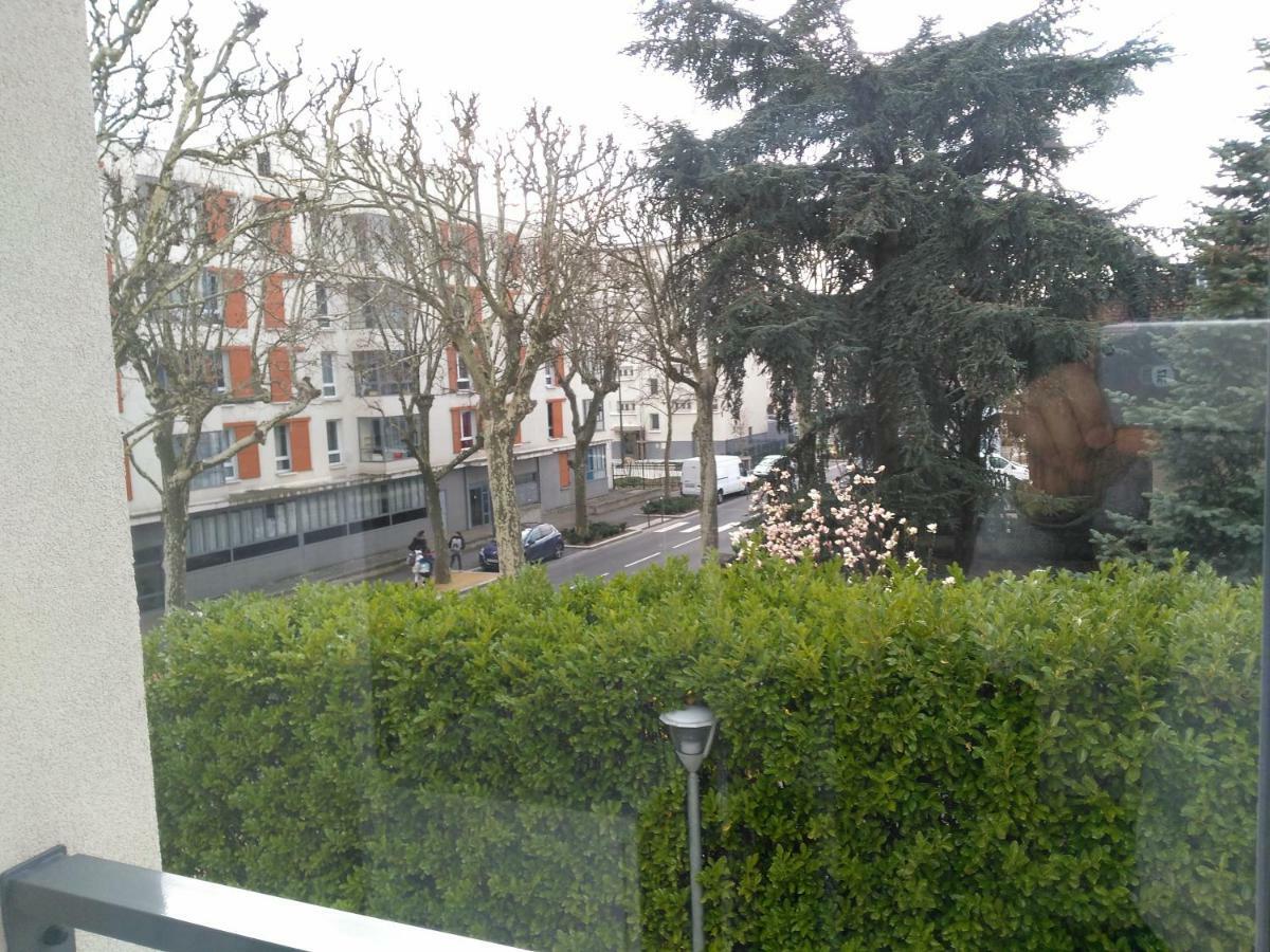 Appartement F3 Avec Parking Privee Saint-Priest  Exterior photo